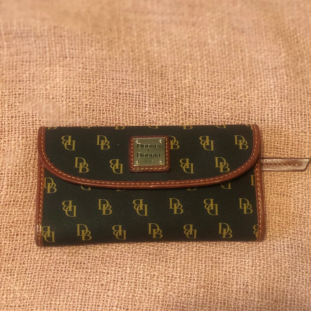 Dooney and Bourke wallet